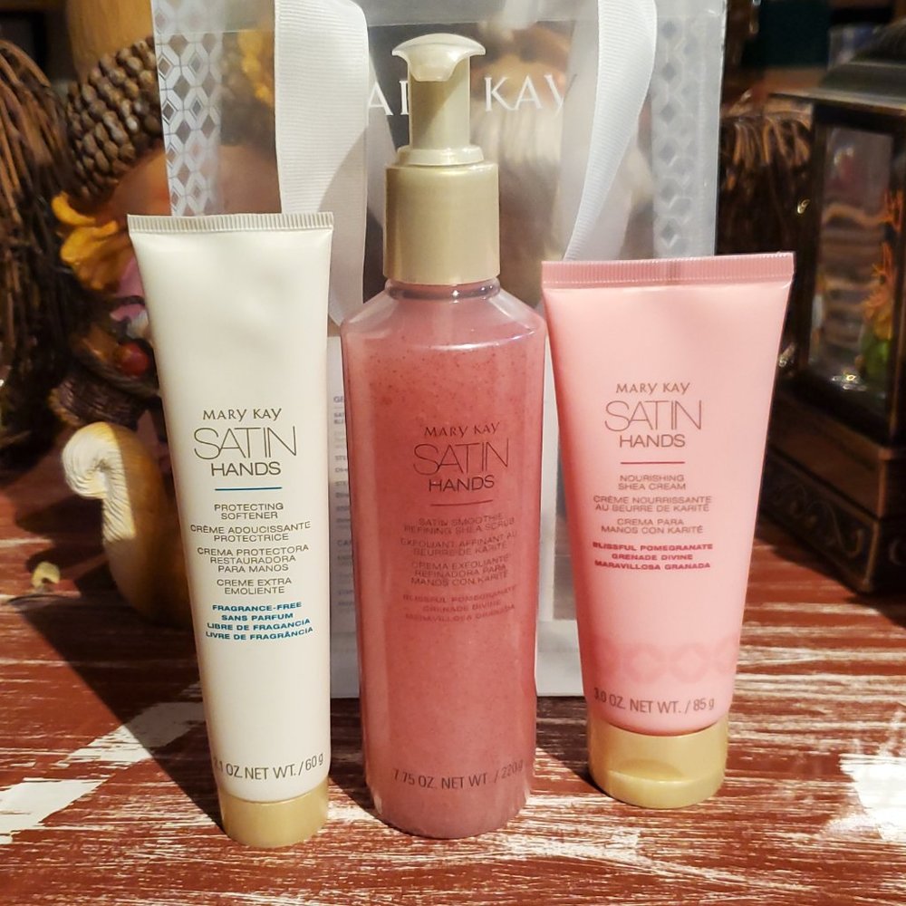 Blissful Pomegranate Satin Hands Set - Limited Edition - Mary Kay - Picture 5 of 5